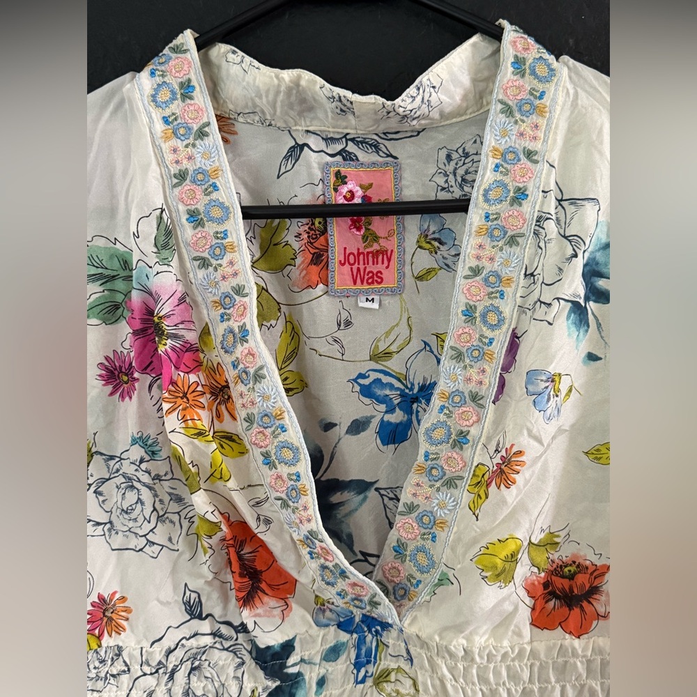 Johnny Was Floral 100% Silk Embroidered Ribbon Tunic Blouse Cream Size-M - Picture 2 of 10